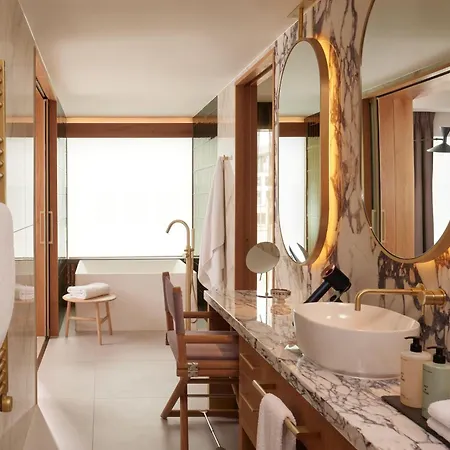 The Botree London, Curio Collection By Hilton-3